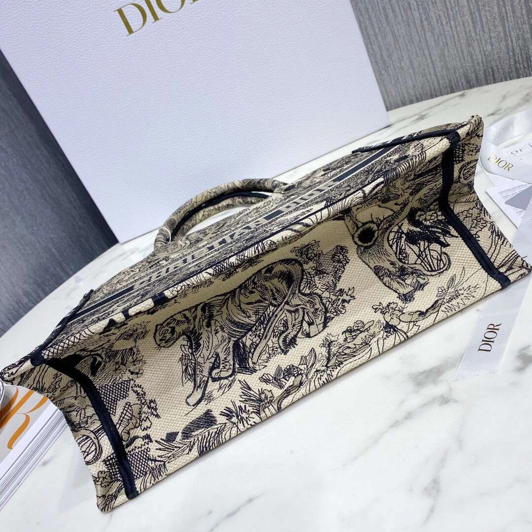 MOMO-- Book Tote M1286 41.5 x 35 x 18   36.5 item :063B00E1952
